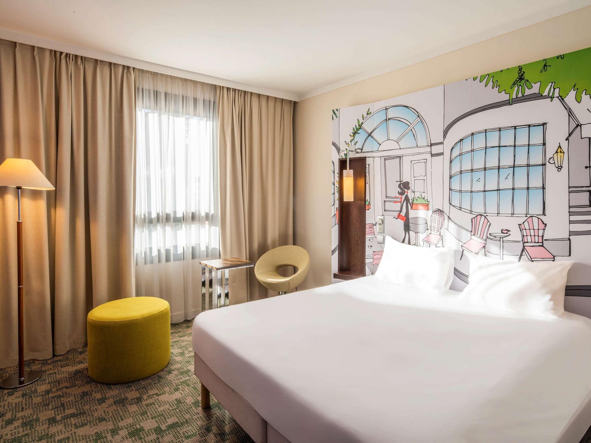 Ibis Styles Evry Courcouronnes Hotel And Events Εξωτερικό φωτογραφία