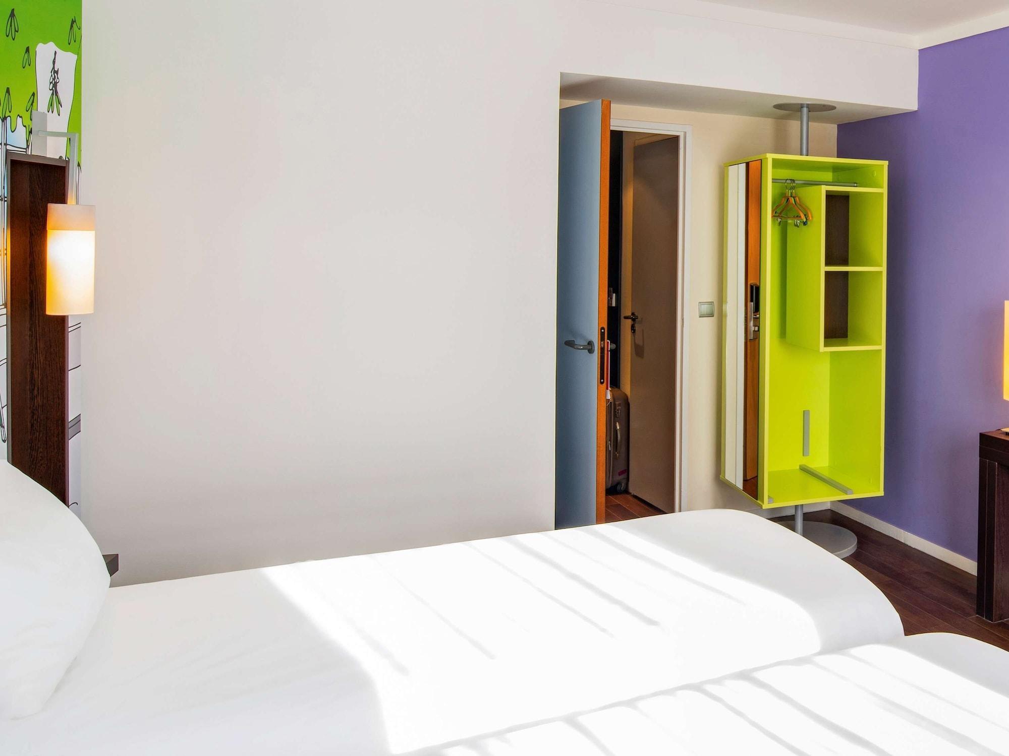 Ibis Styles Evry Courcouronnes Hotel And Events Εξωτερικό φωτογραφία
