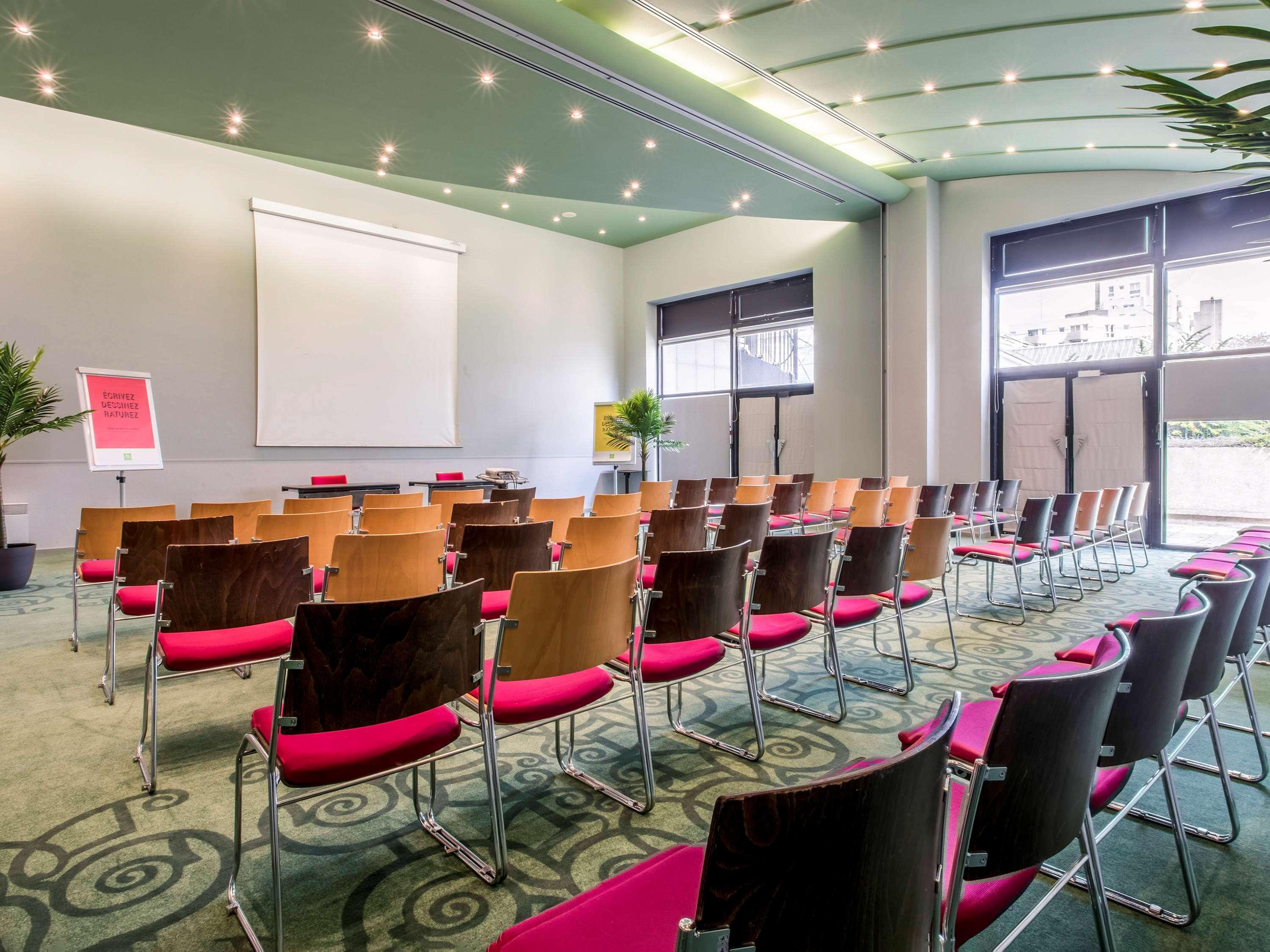 Ibis Styles Evry Courcouronnes Hotel And Events Εξωτερικό φωτογραφία